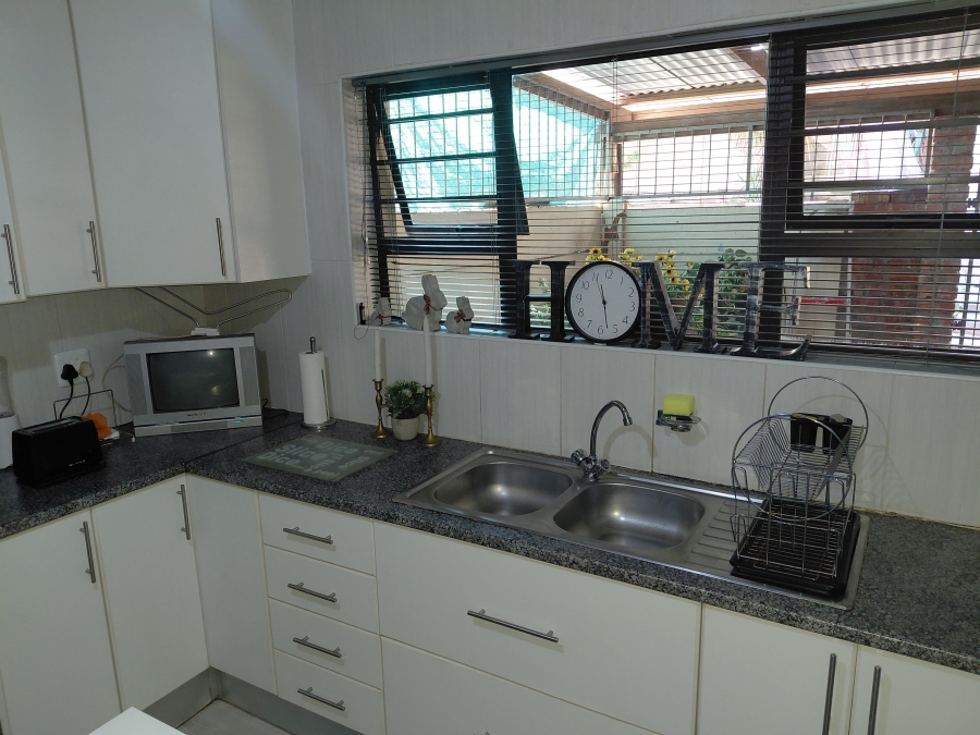 4 Bedroom Property for Sale in Van Riebeeck Hoogte Eastern Cape